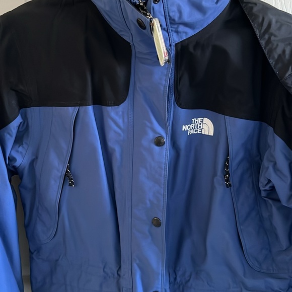 The North Face coat - Picture 2 of 7